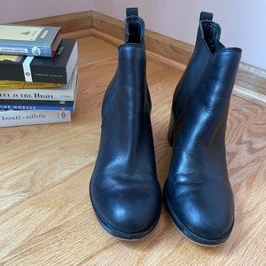 Sam Edelman Black Chelsea Boots (W 7.5)